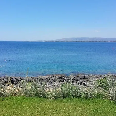 Apartment Punta Milocca Sleeps 2 Wifi T764405 *