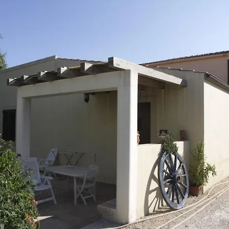Apartment Punta Milocca Sleeps 2 Wifi T764405 *